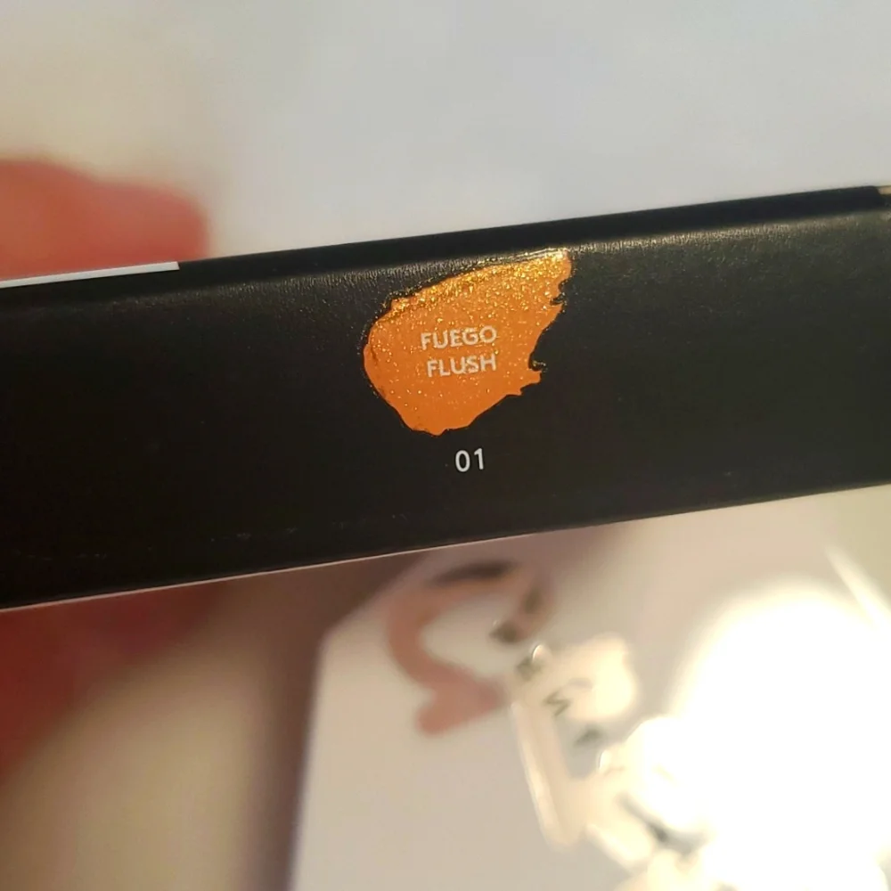 NIB Fenty Beauty by Rihanna Cheeks Out Freestyle Cream Blush 01 in Fuego Flush